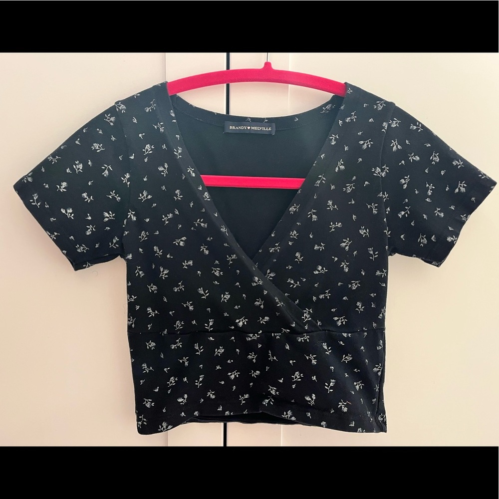 cropped brandy Melville Amara shirt - Picture 1 of 3